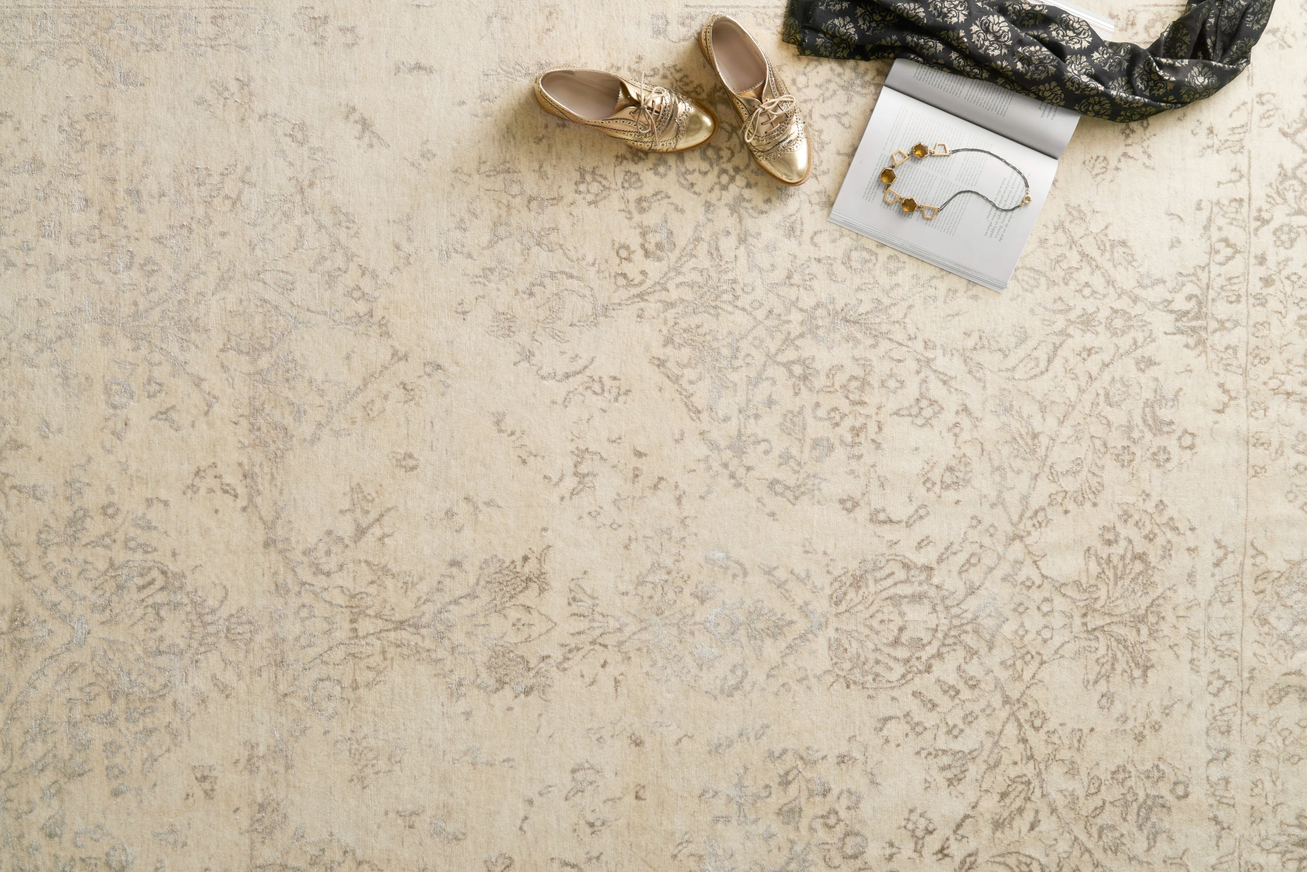 Pearl Rug in Ant. Ivory & Taupe